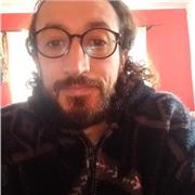 Licenciado en artes escénicas, maestrante en estudios artísticos, actor, director y payaso, hablante nativo de Español, vivo en Colombia y tengo metodología de conversación en español